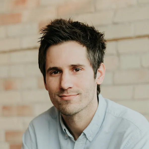 Melihat profil Matthew Warner