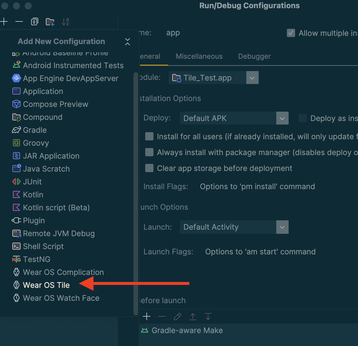 Screenshot mit rotem Pfeil, der auf die Konfigurationsoption „Wear OS-Kachel“ zeigt.